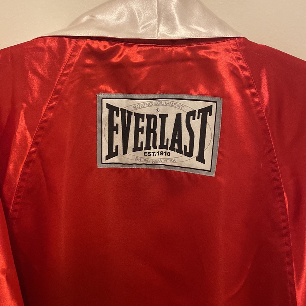 Everlast Satin Boxing Robe - Picture 9 of 12